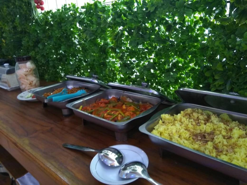 Penginapan Intan Bandara Hotel Padang  Luaran gambar